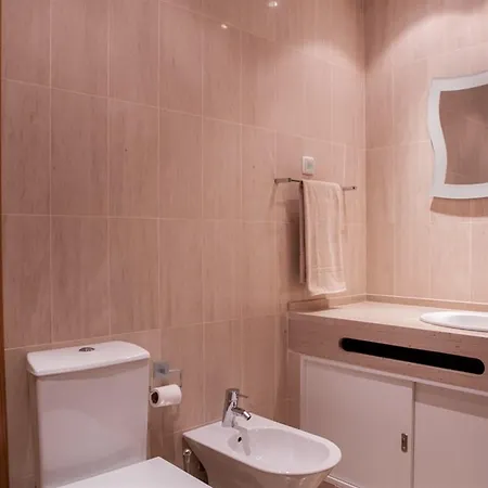 Sparkling 4 Bedroom In Lägenhet *