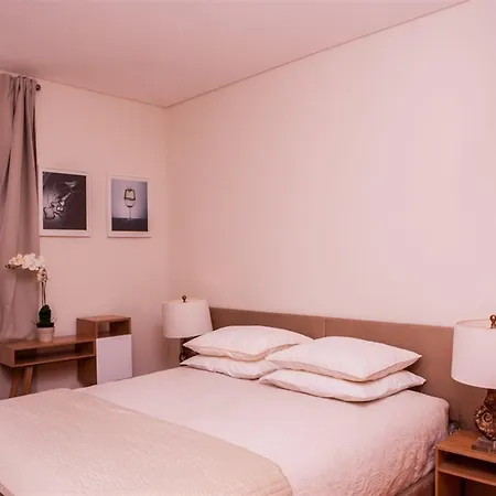 Sparkling 4 Bedroom In Lägenhet Lisboa